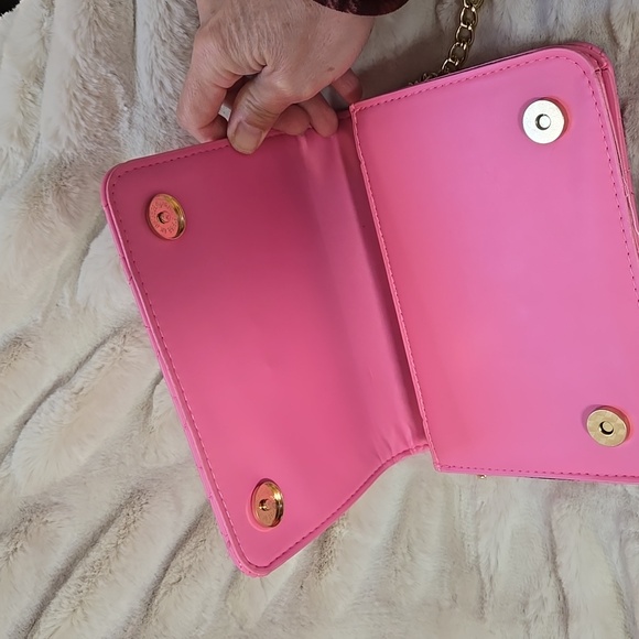 C Pink Quilted Women's Crossbody Bag - Picture 4 of 5